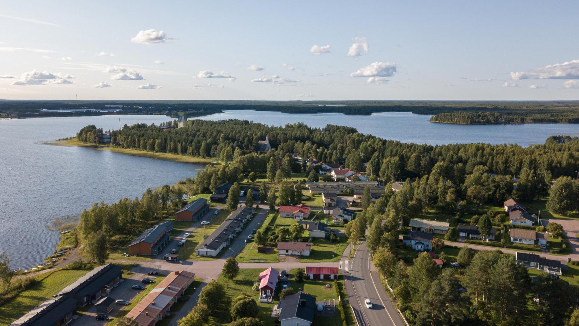 Ilmakuvaa kirkonkylältä