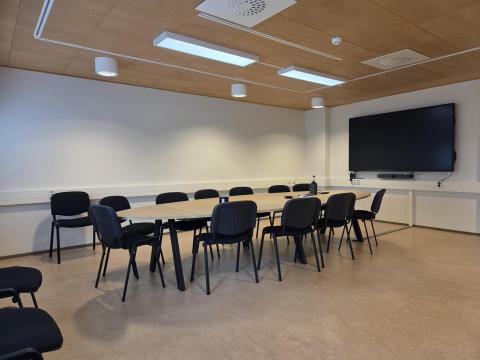 Yläkerran kokoushuone